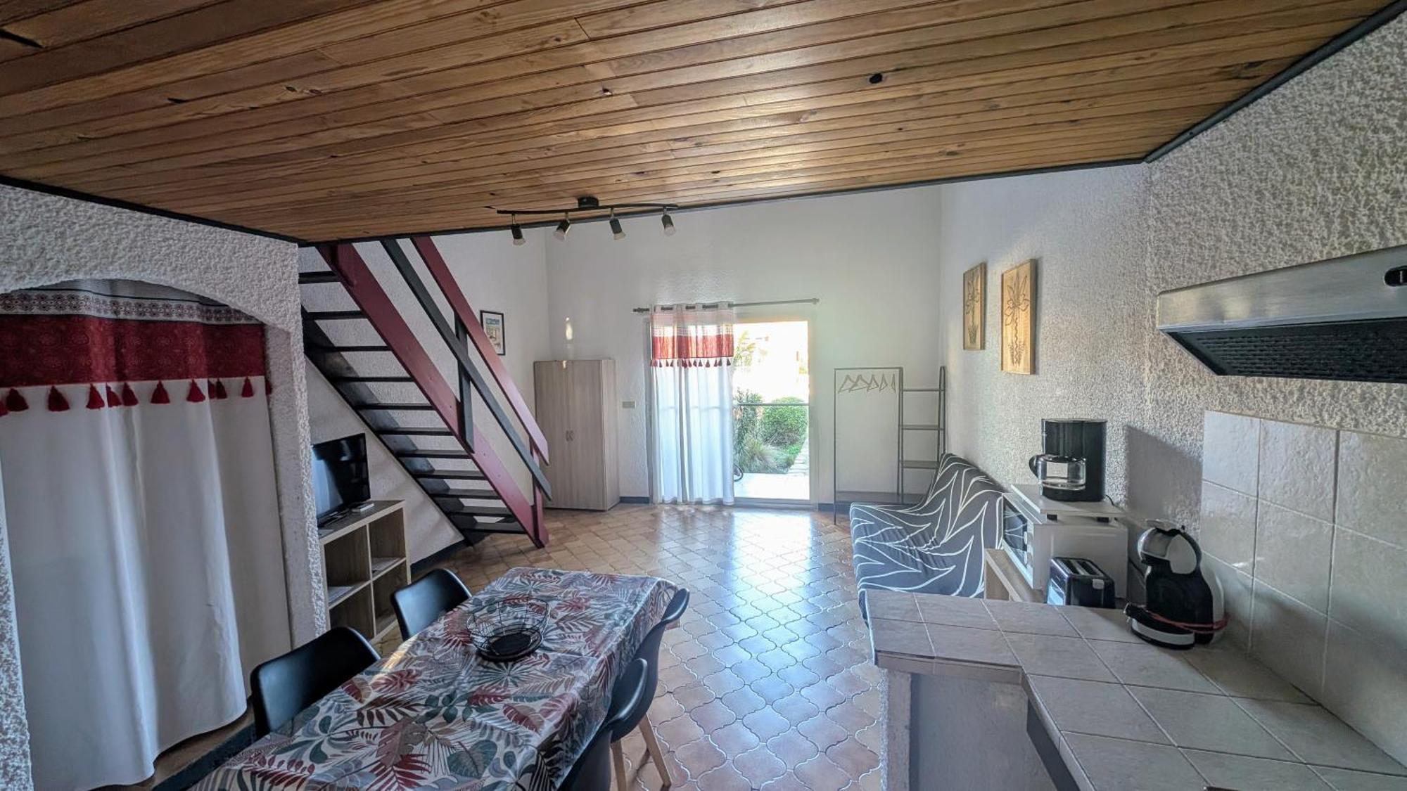 Gite La Capelle Roquefort Des Corbieres Sigean Narbonne Aude Номер фото